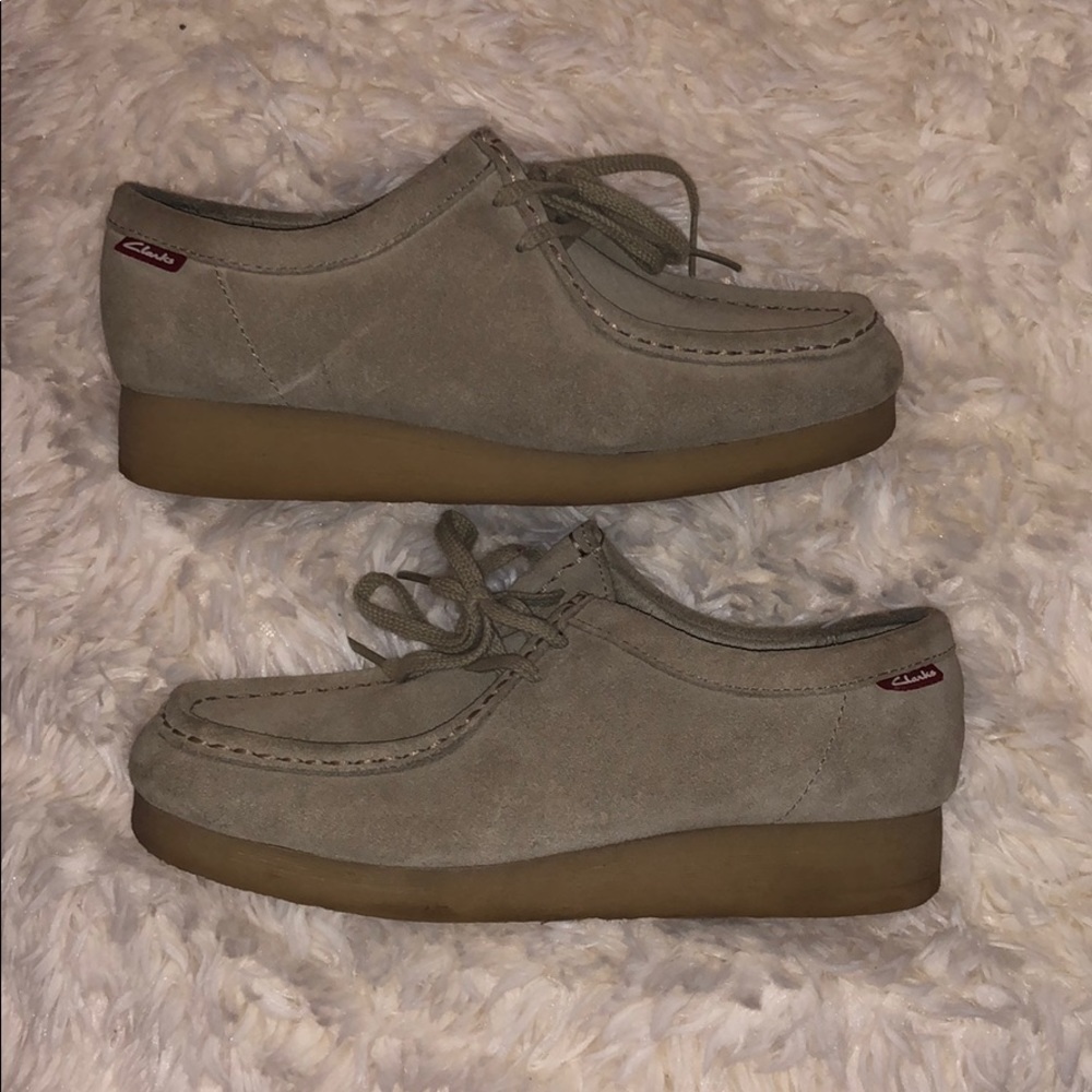 Tan/beige Clark’s  S6 Urban Outfitters